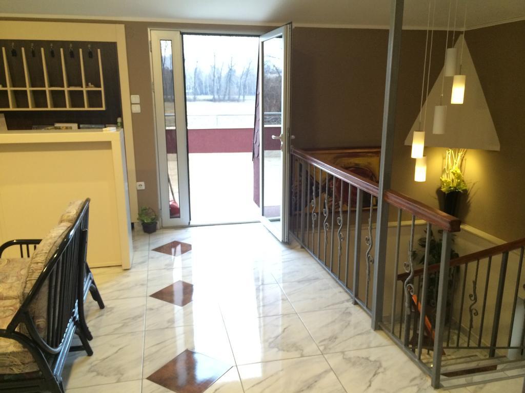 Prenociste Gazela Bed & Breakfast Pirot Luaran gambar